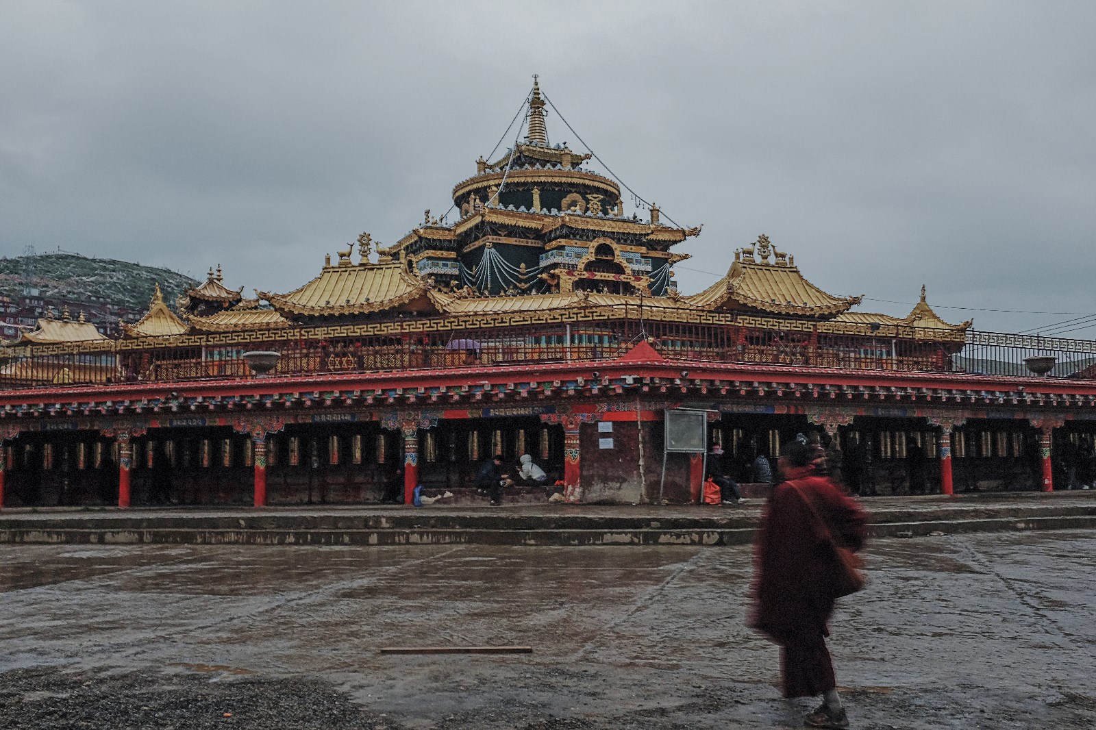 雨中坛城.JPG